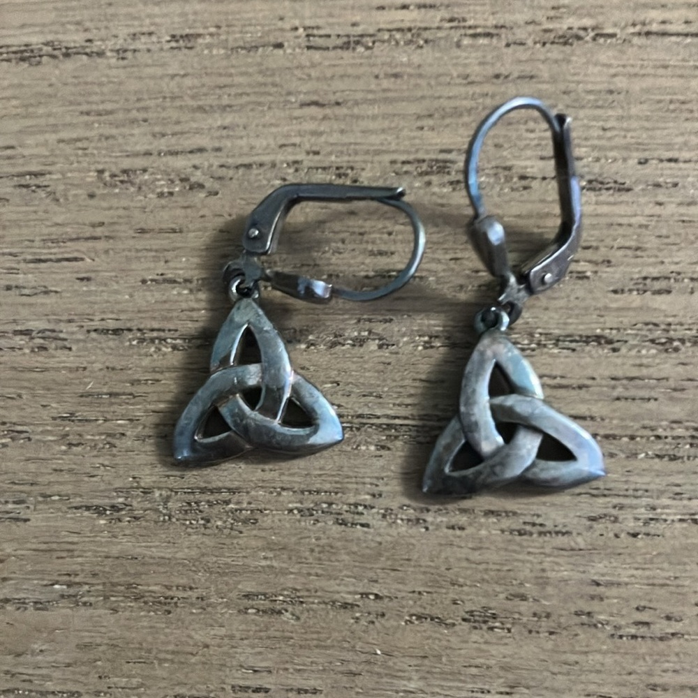 Elegant Silver trinity knot Earrings
